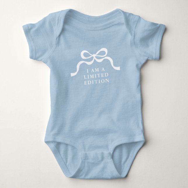 Body Para Bebê Limited Edition Baby Blue Retro Modern Boy Bows  (Frente)