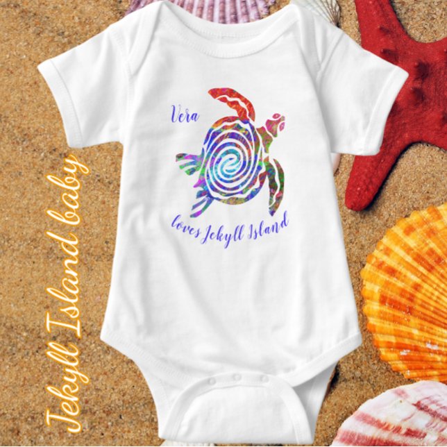 Body Para Bebê Linda Jekyll Island Geórgia Tartaruga Marinha Colo (Easily add child's name to this adorable bodysuit.)