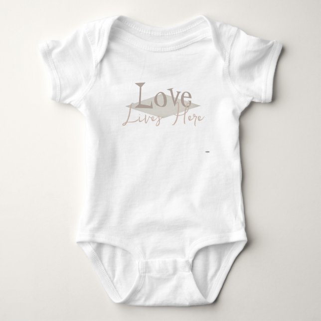 Body Para Bebê Love Lives Here Criança t-shirt HAMbyWG (Frente)