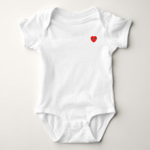 Body Para Bebê Macacão Branco de Bebê com Coração Vermelho Fofo e