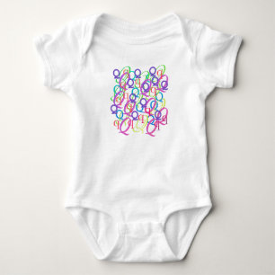 Body Para Bebê Macacão "Q" Bebê Confete de Letras