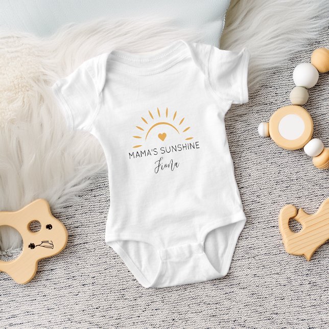 Body Para Bebê Mamãe Fofo Luz do Sol Personalizado (Cute Mama's Sunshine Personalized Baby Bodysuit)