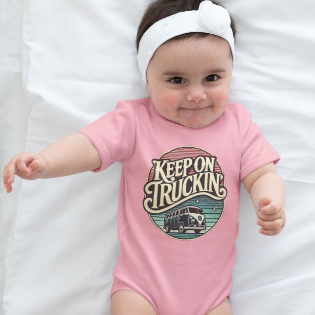 Body Para Bebê Mantenha-se no caminhoneiro" Retro 60s rosa person (Keep on Truckin cool baby one piece with 60's vibe. great baby shower gift for groovy new parents)