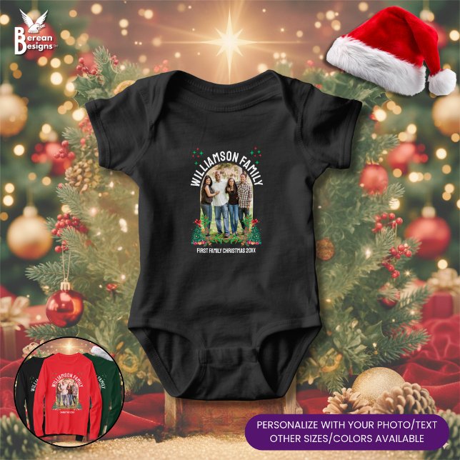 Body Para Bebê Matching CHRISTMAS FAMILY Photo Group (Buy a matching Christmas family reunion bodysuit for the newest member. Personalize with photo/name)