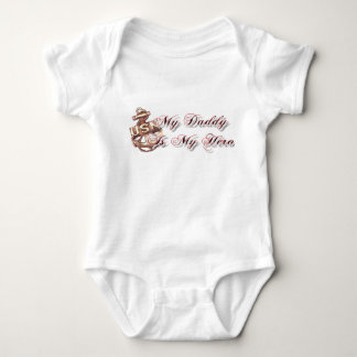 Body Para Bebê Meu pai é meu herói. (Marinho)