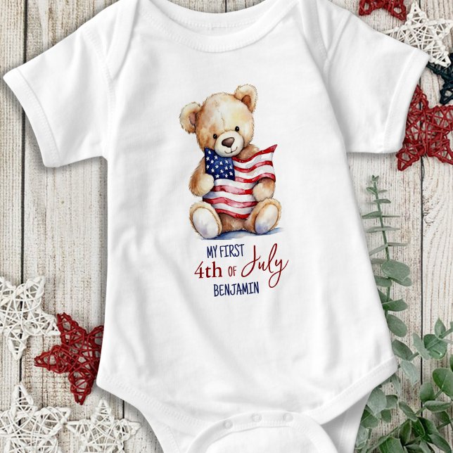 Body Para Bebê Meu Primeiro Quarto de Julho Patriótico Urso de Te (Criador carregado)
