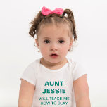 Body Para Bebê Minha Tia Me Ensinará Como Escrever<br><div class="desc">Você é a tia legal? Dar-lhe este belo fato de corpo personalizado ou t-shirt impressa com a sua promessa de ensinar a sua sobrinha ou sobrinho a fazer barulho. As cores podem ser alteradas.</div>