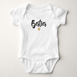 Body Para Bebê Mini Besties Correspondente Script T-Shirt