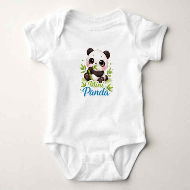 Body Para Bebê Mini Panda Baby Bodysuit – Cute Panda Cub with Bam (Frente)