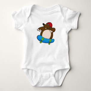 Body Para Bebê Mole como skater com skate e capacete