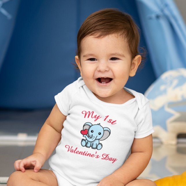 Body Para Bebê My 1st Valentine’s Day – Cute Elephant With Heart (Criador carregado)