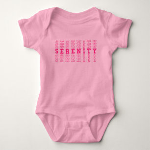 Body Para Bebê Nome de repetição personalizado rosa de serenidade