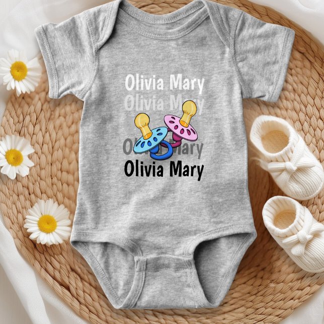 Body Para Bebê Nome do bebê tons branco ao preto com chupeta Cinz (Criador carregado)