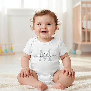 Body Para Bebê Nome do Roteiro Personalizado Monograma Cinza Prat