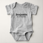Body Para Bebê Nome e significado (Benjamin)<br><div class="desc">Este item foi criado para aqueles que querem abraçar seus nomes com seus significados. cria uma nova maneira de ver quão especial seu nome ou nomes que você escolhe para seus filhos realmente são. Disponível com várias opções,  esperamos que você desfrute deste item.</div>