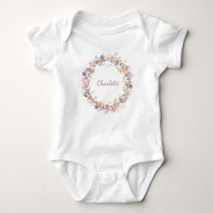 Body Para Bebê Nome Personalizado Delicate Pastel Floral Wreath
