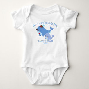 Body Para Bebê Nosso primeiro Dia de os pais, Bebê, Baleia Azul, 