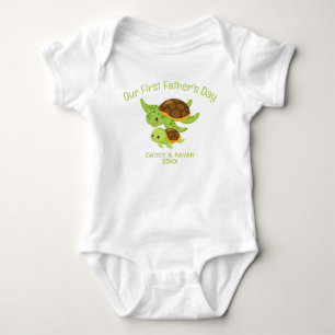 Body Para Bebê Nosso primeiro Dia de os pais, nome personalizado