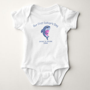 Body Para Bebê Nosso primeiro Dia de os pais, nome personalizado