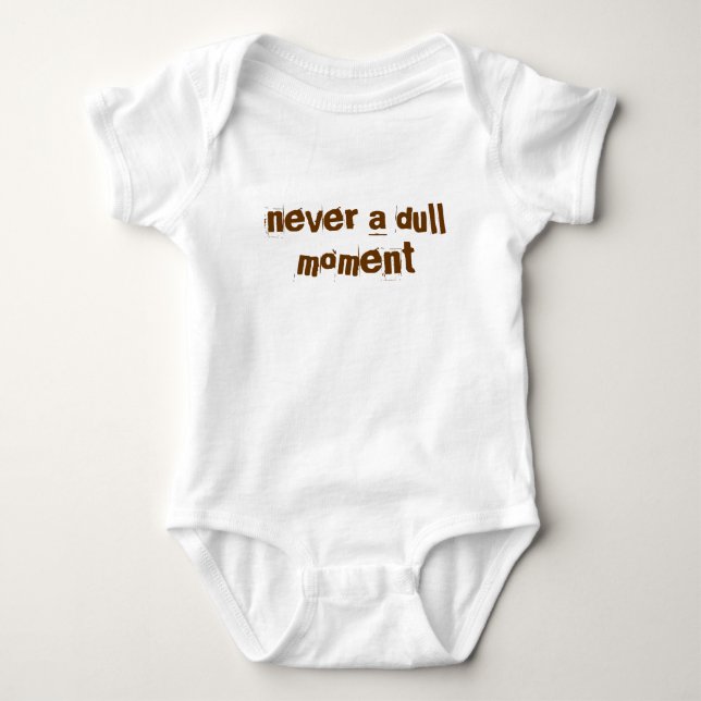 Body Para Bebê "nunca um momento de tédio" (Frente)