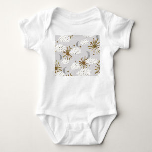 Body Para Bebê Nuvens, sol e lua, padrão minimalista.