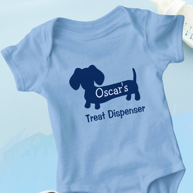 Body Para Bebê O dispensador de tratamento personalizado de Dachs (Funny dachshund baby outfit - personalized treat dispenser)