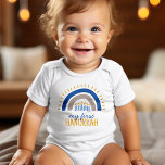 Body Para Bebê O primeiro Hanukkah do bebê personalizado<br><div class="desc">Festivo personalizado design Hanukkah.</div>