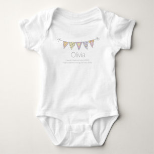 Body Para Bebê Olivia dá nome às garotas que significa "bunting f