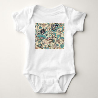 Body Para Bebê Oriental Paisley: Elegância Têxtil Estilizada.