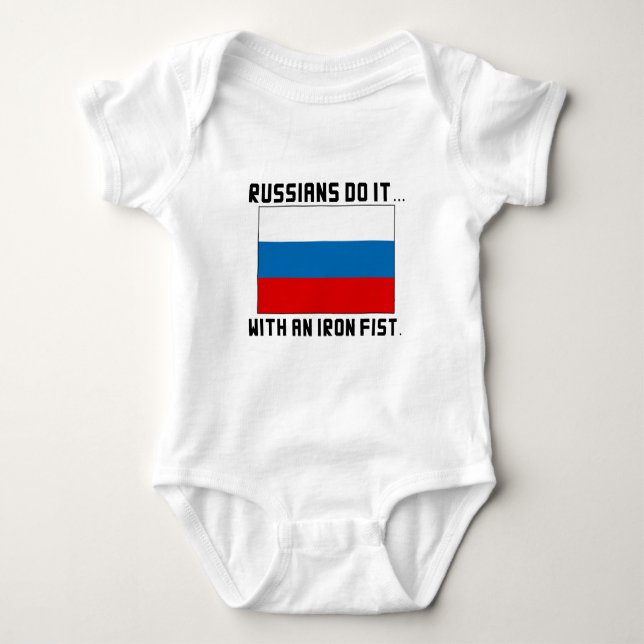 Body Para Bebê Os Russos Fazem... Com Punho De Ferro (Frente)