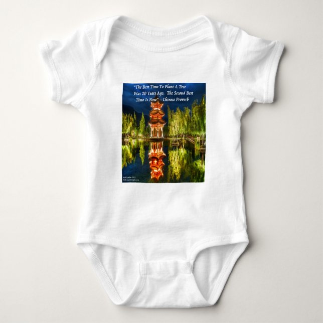Body Para Bebê Pagode Chinesa E Provérbio Da Natureza (Frente)