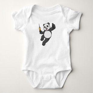 Body Para Bebê Panda na Vacinação com Seringa