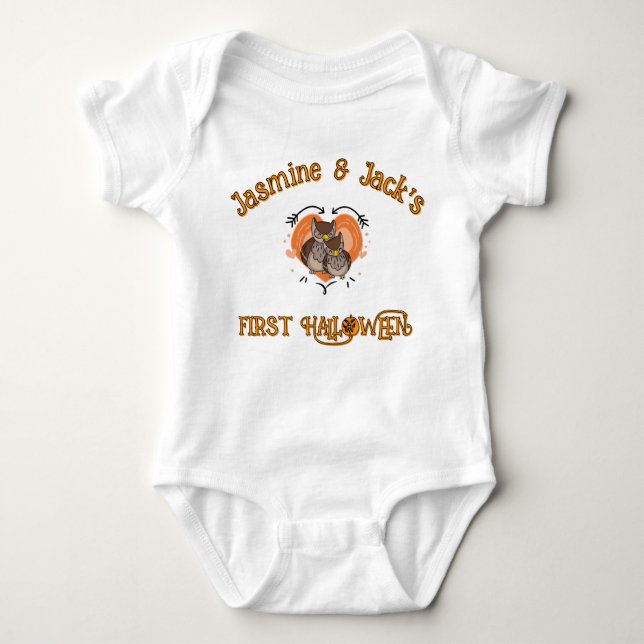 Body Para Bebê Personalized Twins' First Halloween Baby Bodysuit (Frente)