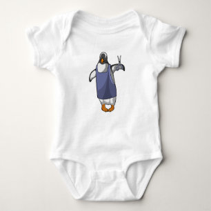 Body Para Bebê Pinguim como cabeleireiro com tesoura