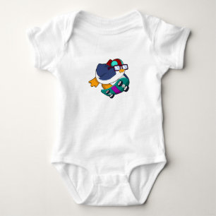 Body Para Bebê Pinguim como Patinador com skate