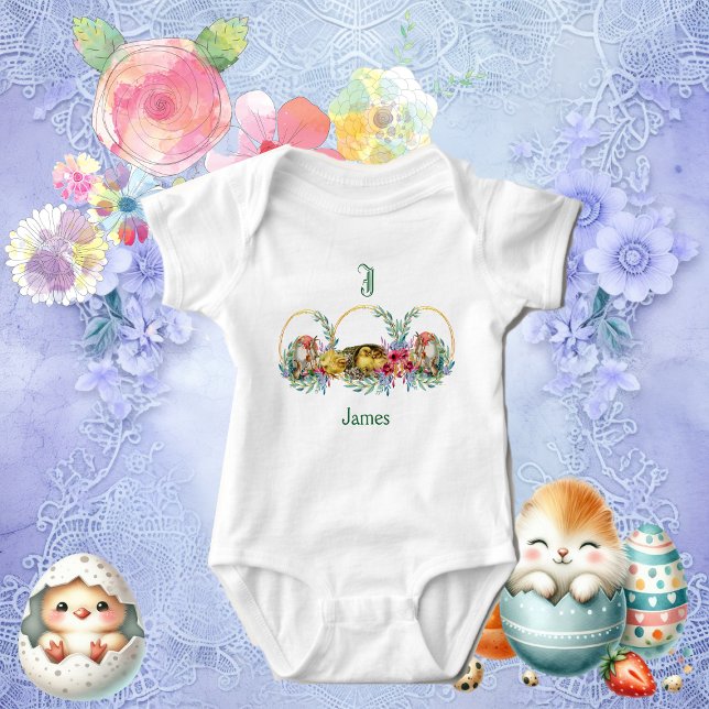 Body Para Bebê Pintinhos Engraçados Monograma Floral de Coelho da (Funky Chicks Easter Bunny Floral Monogram Custom Baby Bodysuit)