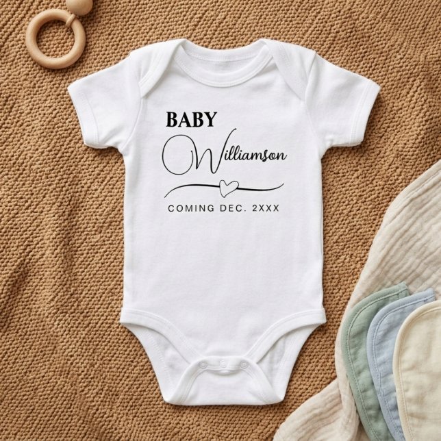 Body Para Bebê Presente com Nome Personalizado - Anúncio de Surpr (personalized last name baby bodysuit, modern pregnancy announcement clothes)