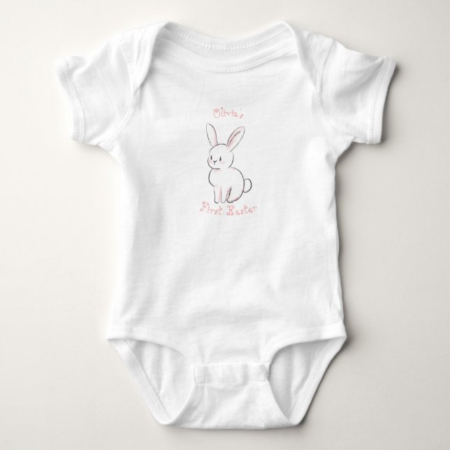 Body Para Bebê Primeira Páscoa do bebê com coelho sentado rosa fo (Frente)