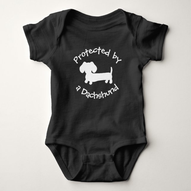 Body Para Bebê Protected by a Dachshund - Baby Wiener Dog Lover B (Frente)