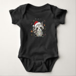 Body Para Bebê Raccoon Christmas Snow Winter Raccoons<br><div class="desc">O racon a suavidade com luzes de fada. Animais engraçados com presentes e neve até as férias. Também é engraçado para o Natal em julho. Os guaxinins são animais doces e perfeitos para o Natal.</div>