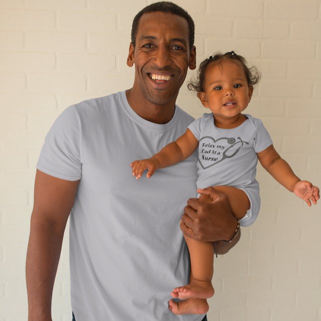 Body Para Bebê Relaxe Meu Pai É Um Amor De Estetoscópio Cardíaco  (Criador carregado)