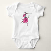 Roupa de bebê com cabra rosa