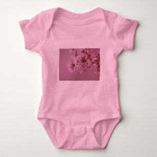 Body Para Bebê Sakura Flores de Cerejeira Rosa Pálido Reflexos