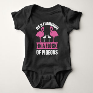 Body Para Bebê Ser Flamingo Num Bando De Pombos-18716