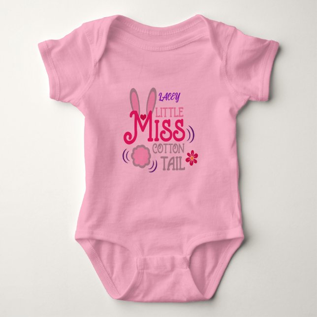 BODY PARA BEBÊ SRTA. COTTTONTAIL BABY ONEISE COM NOME. (Frente)