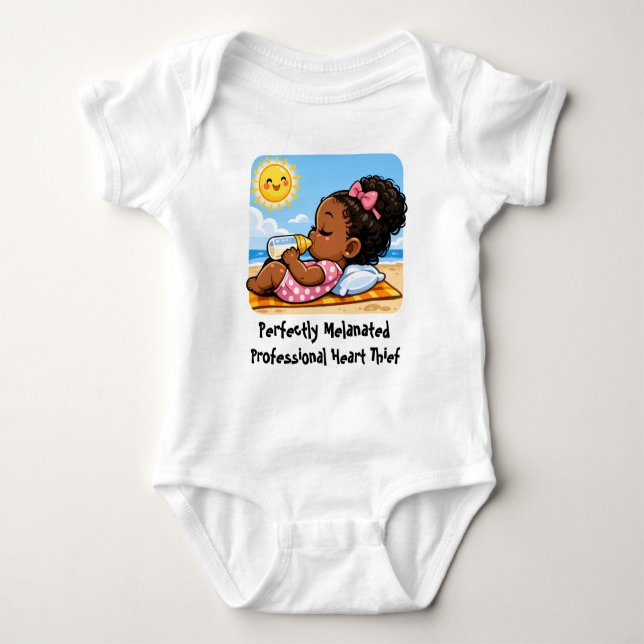 Body Para Bebê Totalmente Melanizada - Bebê Menina Tomando Sol (Frente)