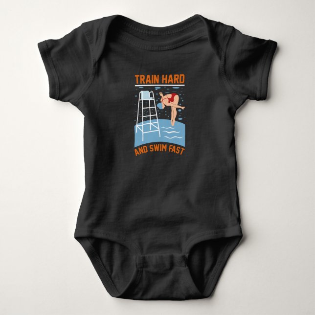 Body Para Bebê Train Hard and Swim Fast - Swimmer Design (Frente)
