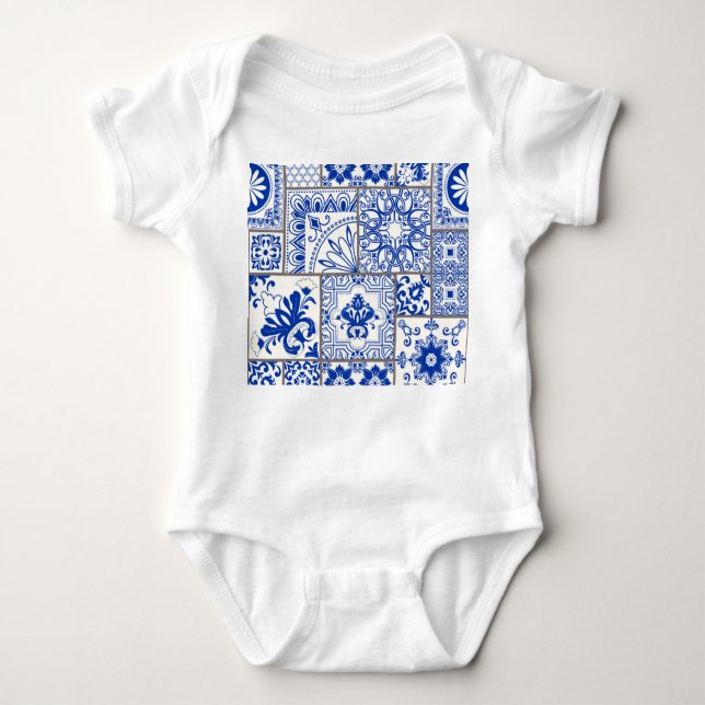 Body Para Bebê Vitoriano Majolica: Padrão de Azulejo de Patches. (Frente)