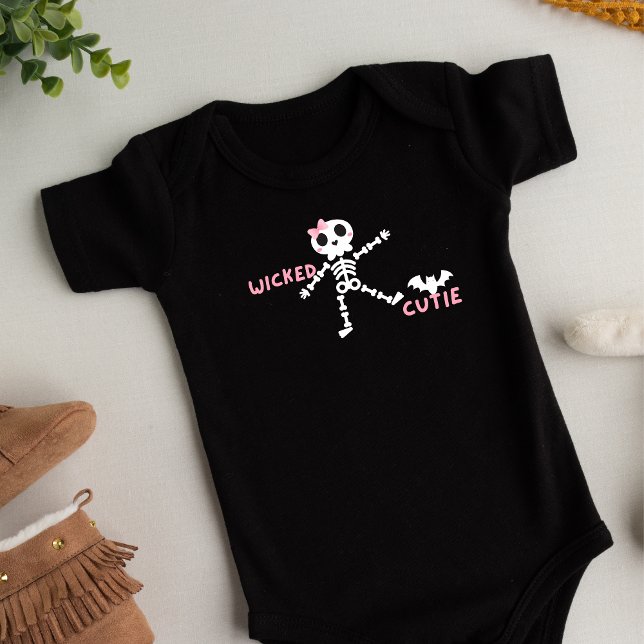 Body Para Bebê Wicked Cutie (Wicked Cutie Baby Bodysuit)