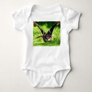 Body Para Bebê Wild Eagle Owl em Voo de Cheio